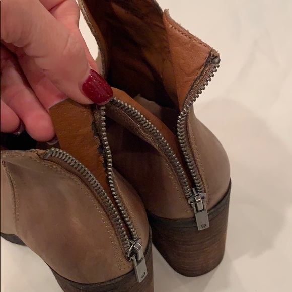 Lucky Brand Soft Brown Leather Ankle Boot Bootie - Picture 4 of 16